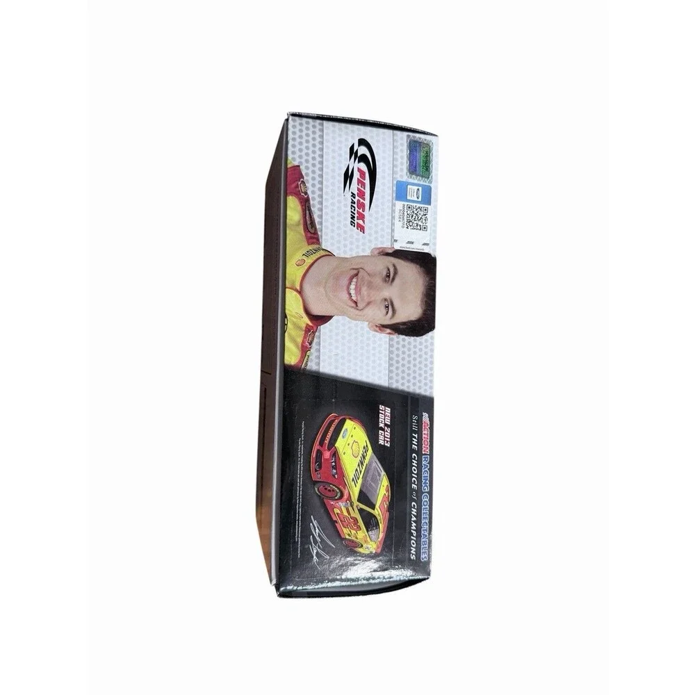 Lionel race into